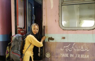 Floortje pakt de trein in Iran