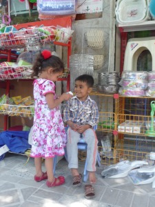 spelende Iraanse kinderen